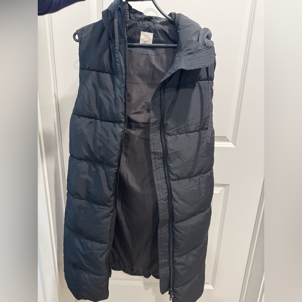 H&M Black Puffer Vest